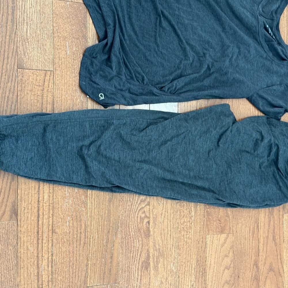 Gap Maternity Workout Clothes - image 3